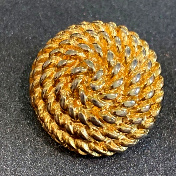 EUC Givenchy Gold Spiral Clip On Earrings Vintage - Picture 4 of 6